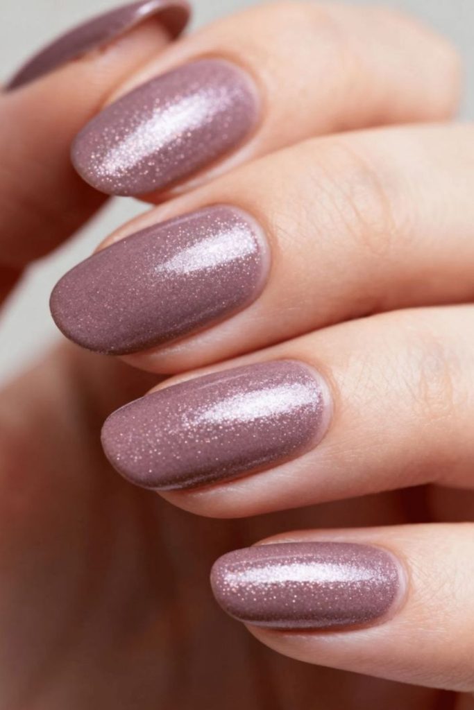 Dusky mauve gradient nail polish