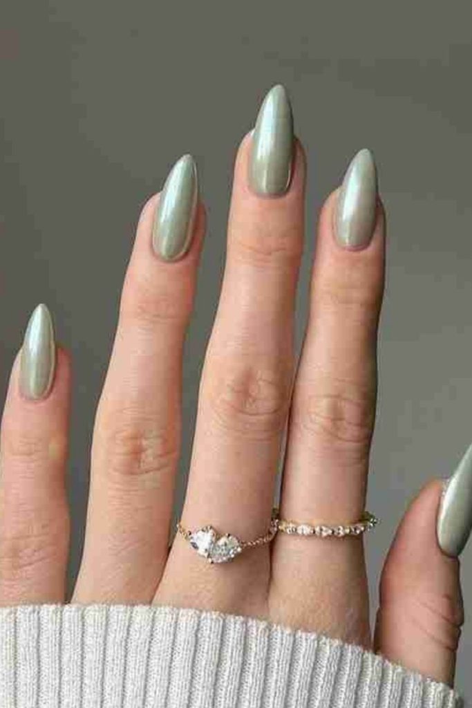 Soft mint nails with silver dust