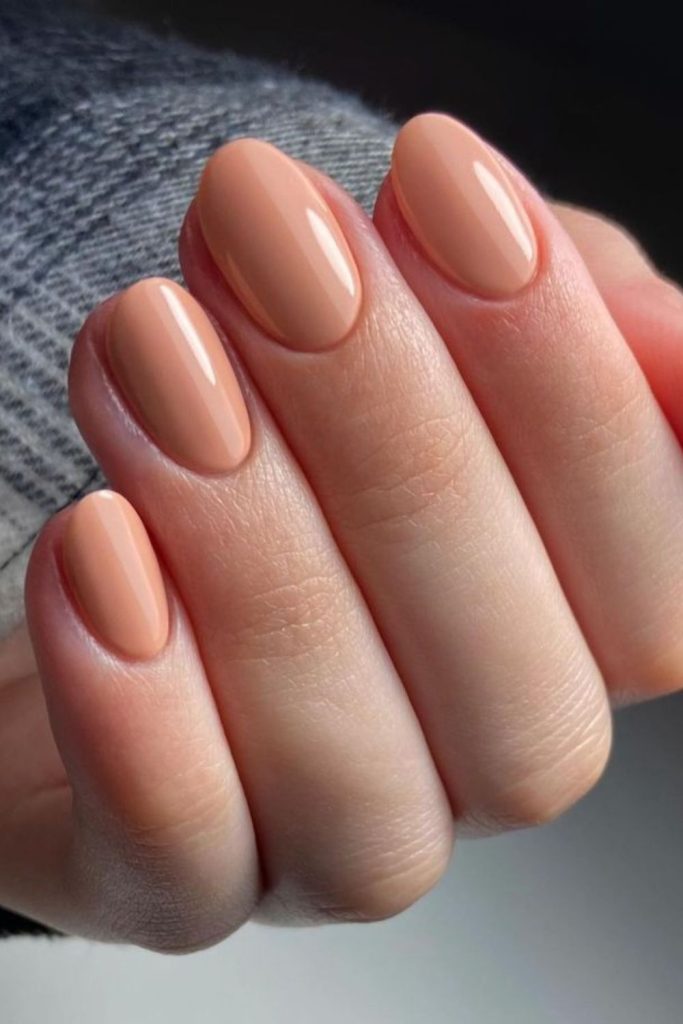 Soft misty peach rounded nails