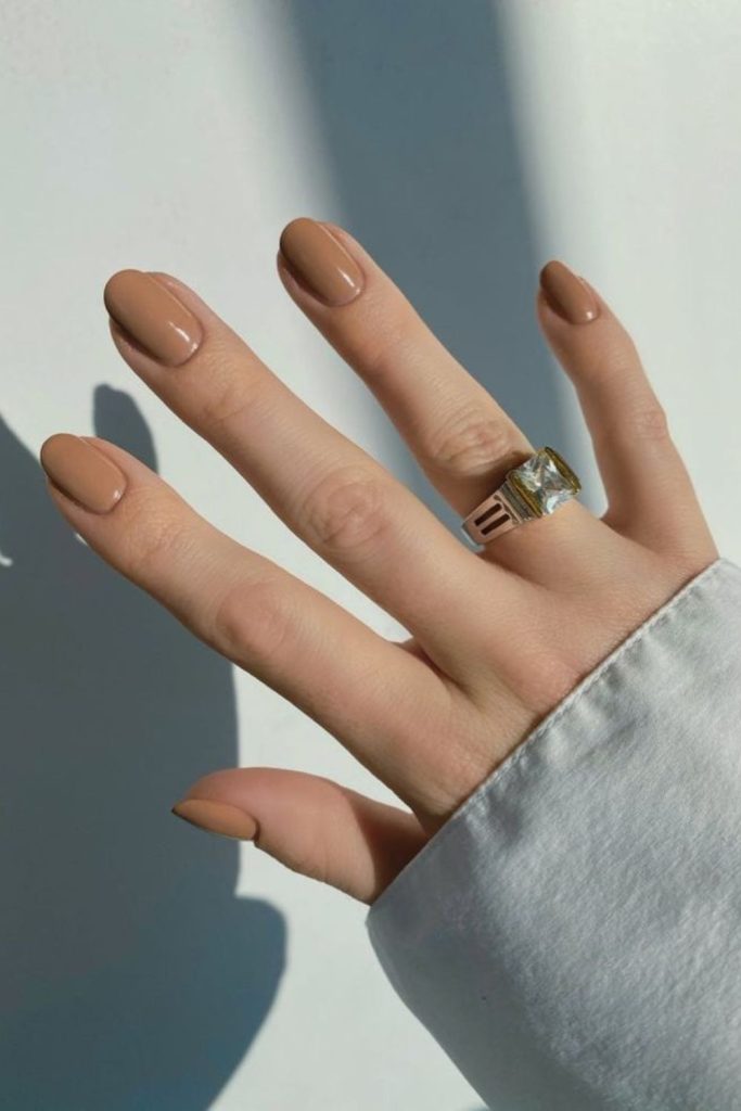 Rich mocha short round nails