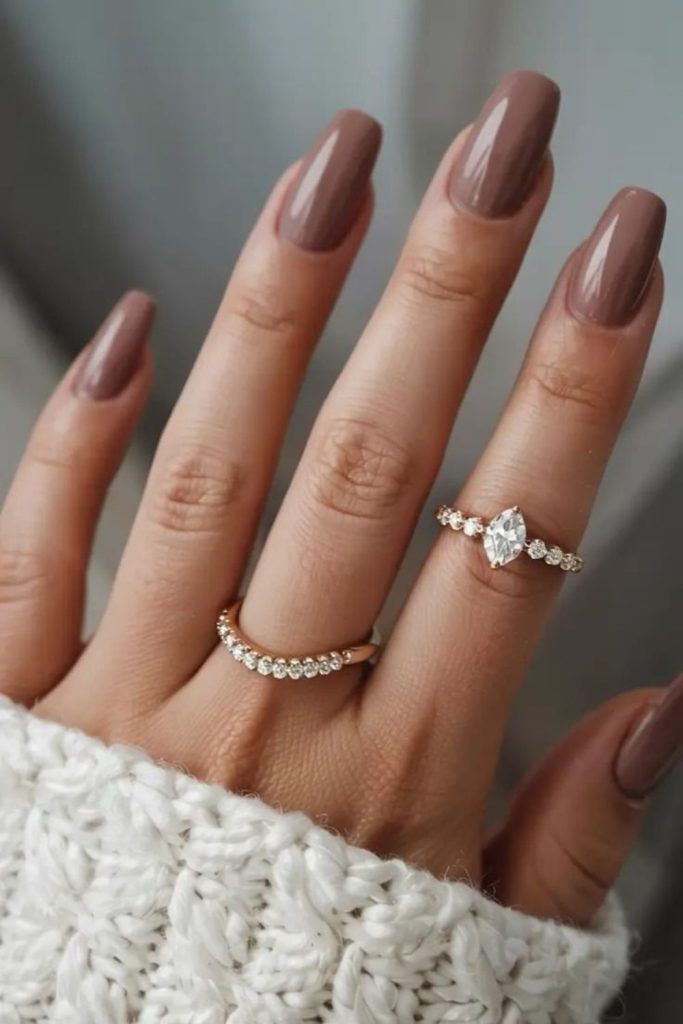 Mocha nails with warm understated style.