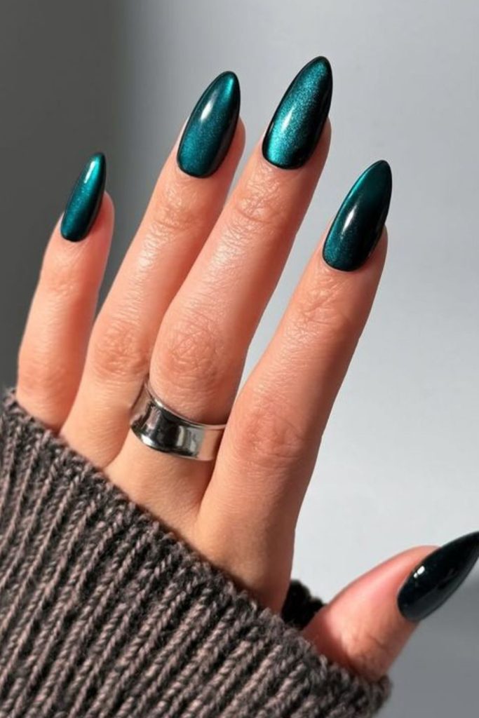 Neon teal magnetic nails