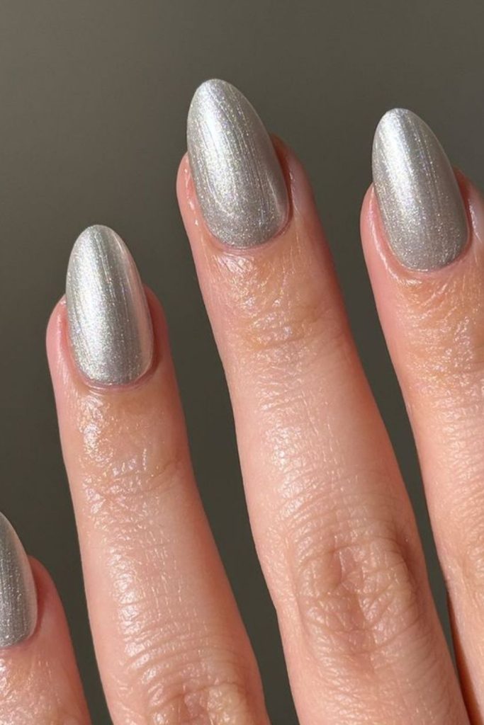 Soft grey pearlescent elegant nails