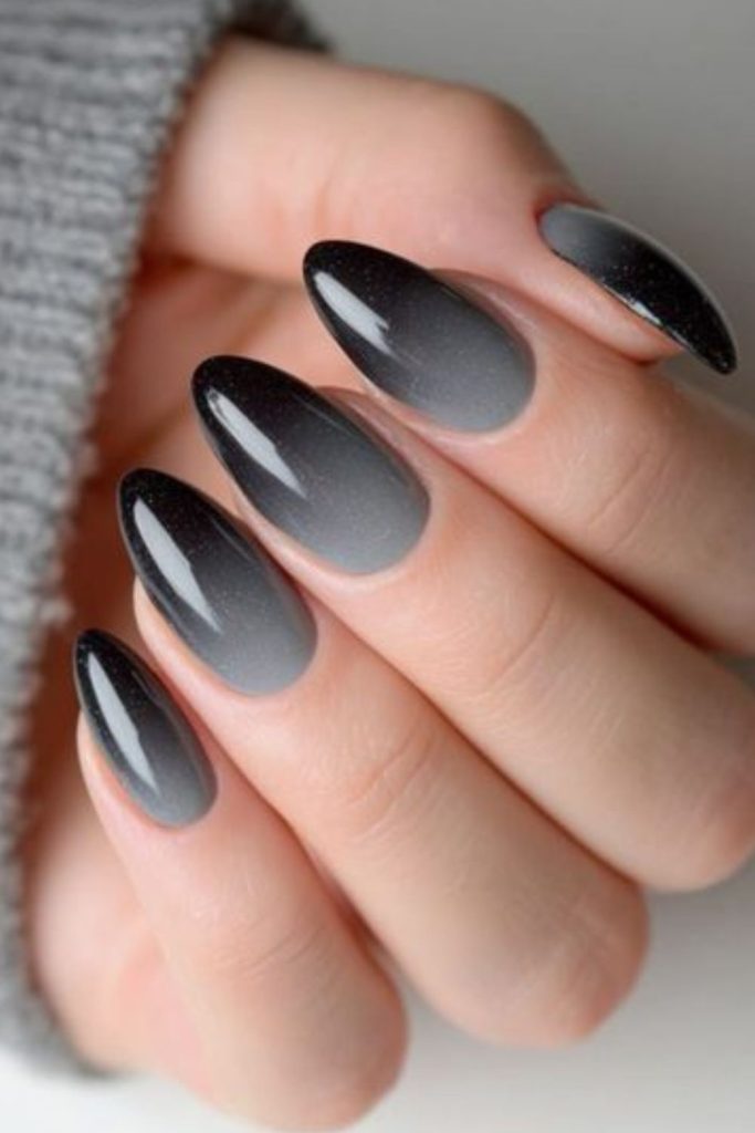 Smoky gray and black nails