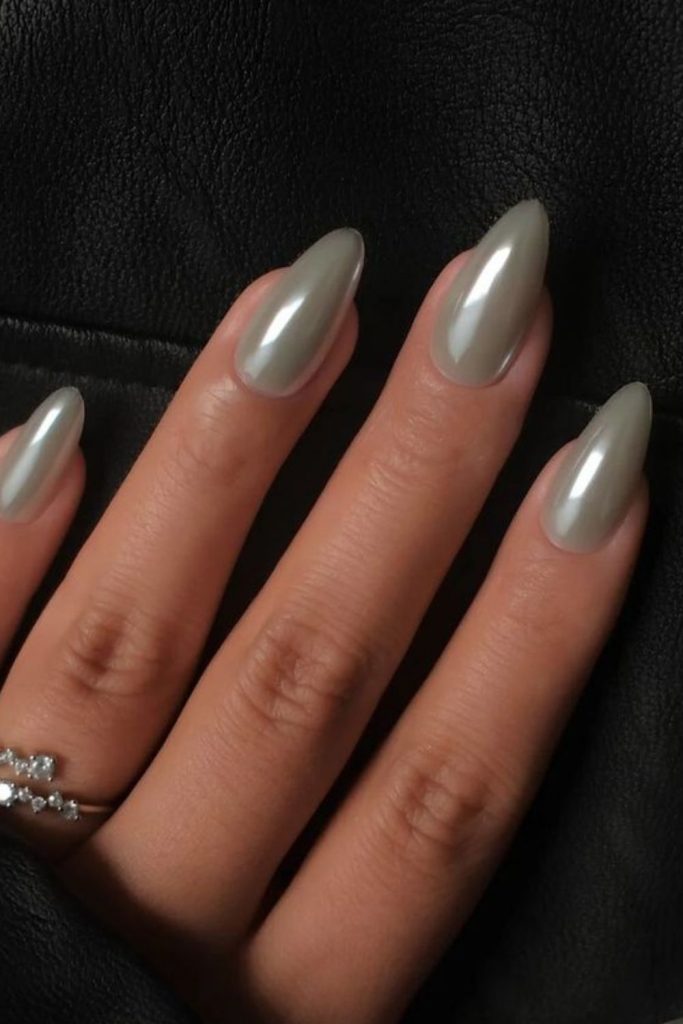 Grey nails with soft silver haze.
