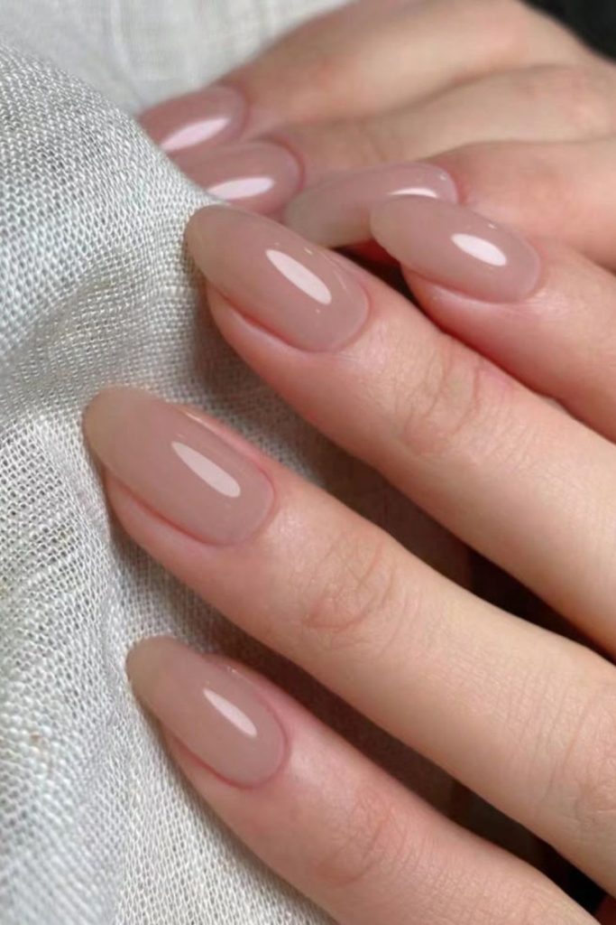 Neutral linen short round nails
