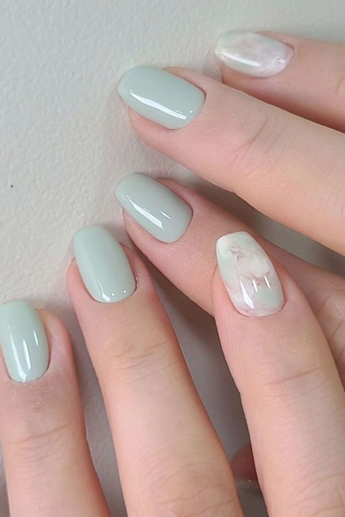 Pastel mint milky short nails