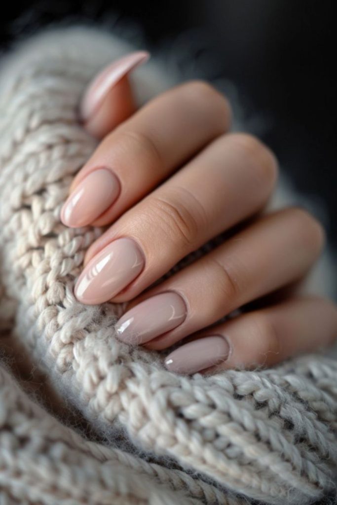 Neutral taupe everyday nail look.