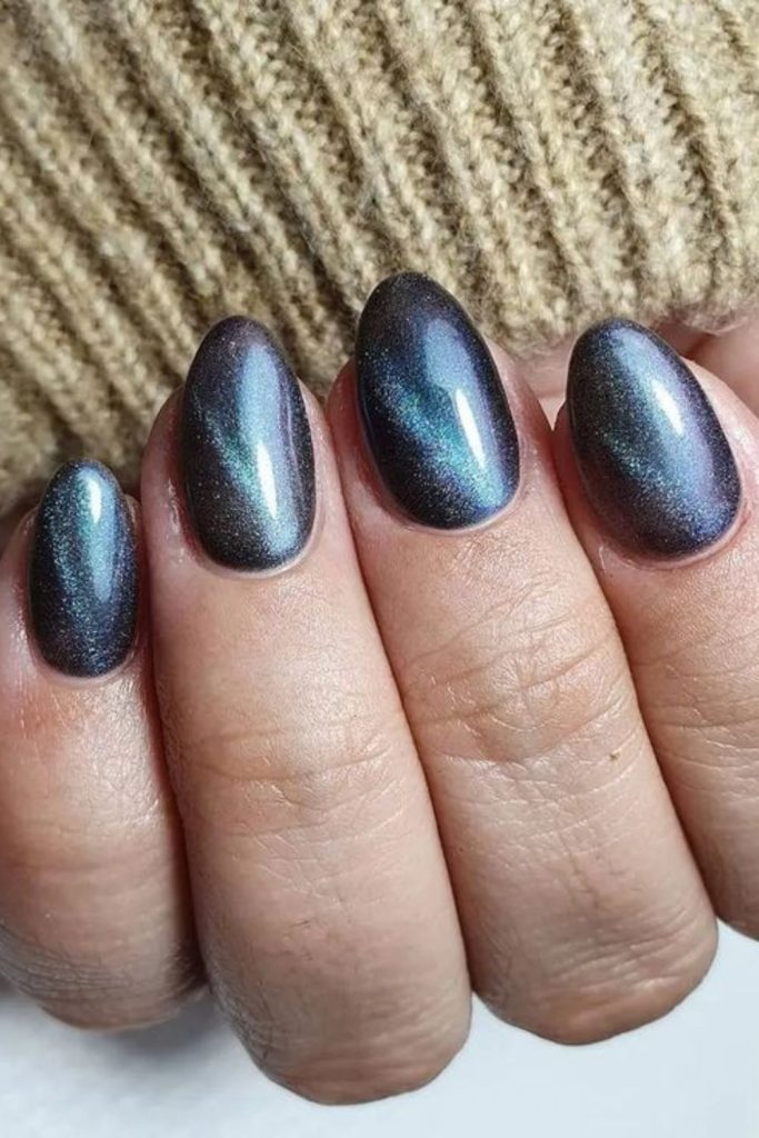 Twilight prism cat eye nails