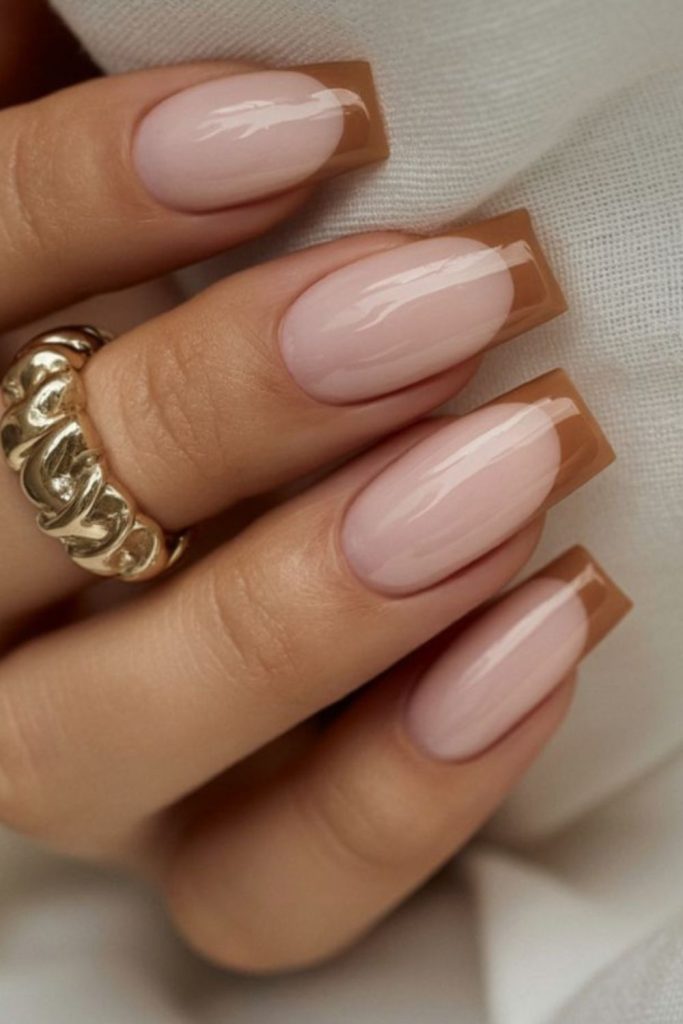 Warm vanilla tips over caramel base.