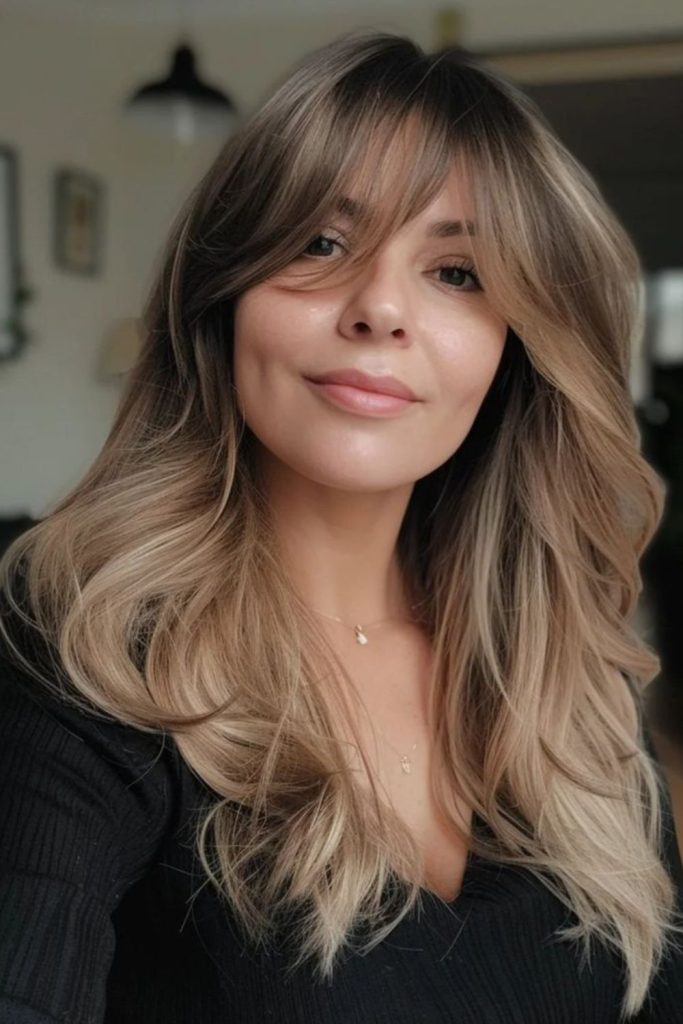 Fluffy side curtain bangs casually