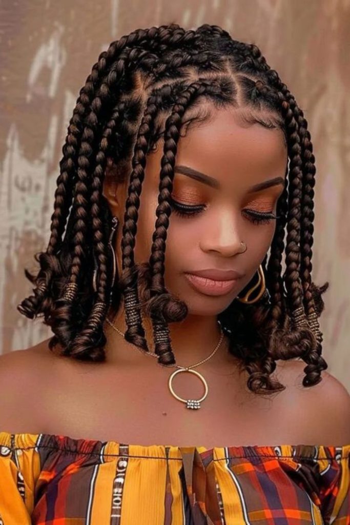 Clustered spirals with golden bead details