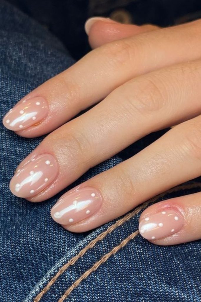 Pearlescent moonlit dots on stubs