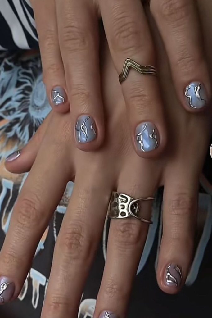 Silver vein details miniature nails