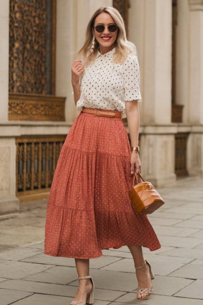 Polka dot blouse flared skirt vintage.