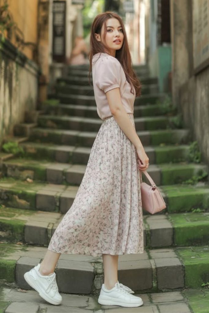 Floral blouse cottagecore skirt look.