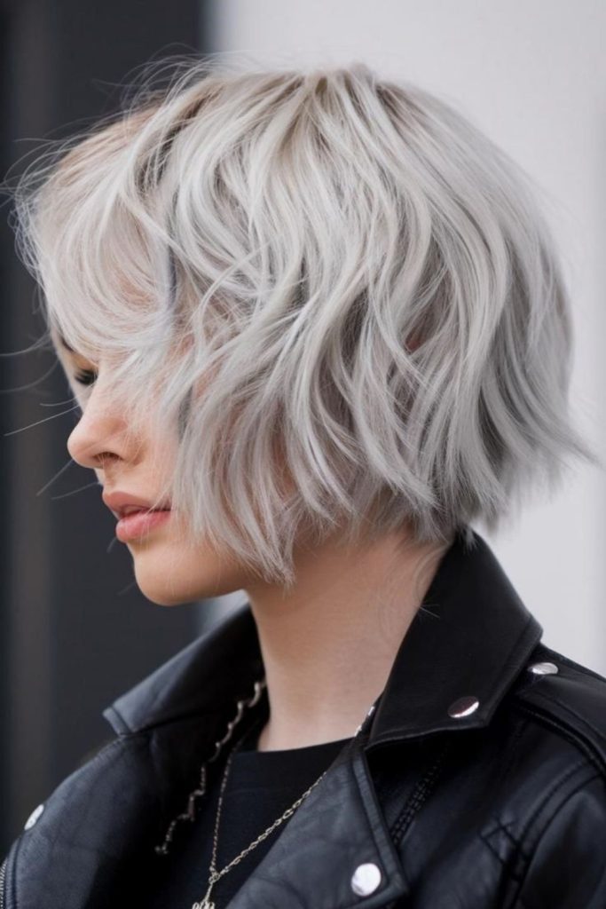 Frosted crown with jagged animated flicks