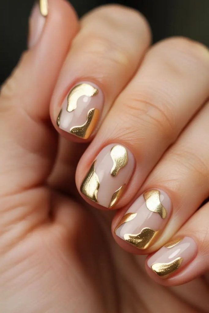 Molten metallic drip nail art