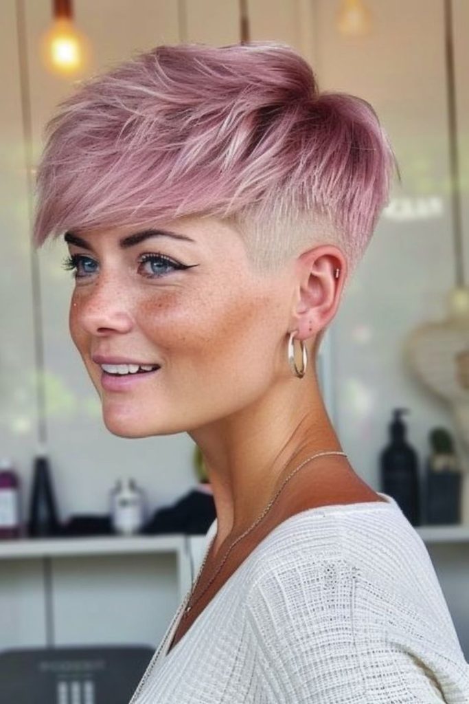 Neon-accented short crop with texture