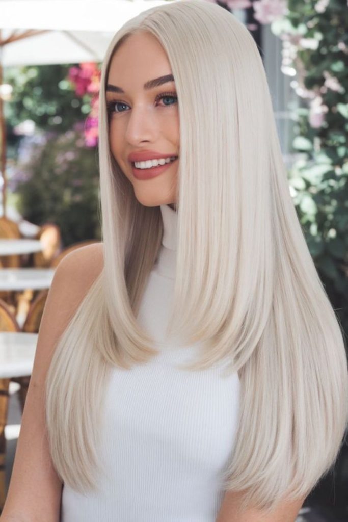 Long pale hair with reflective shine