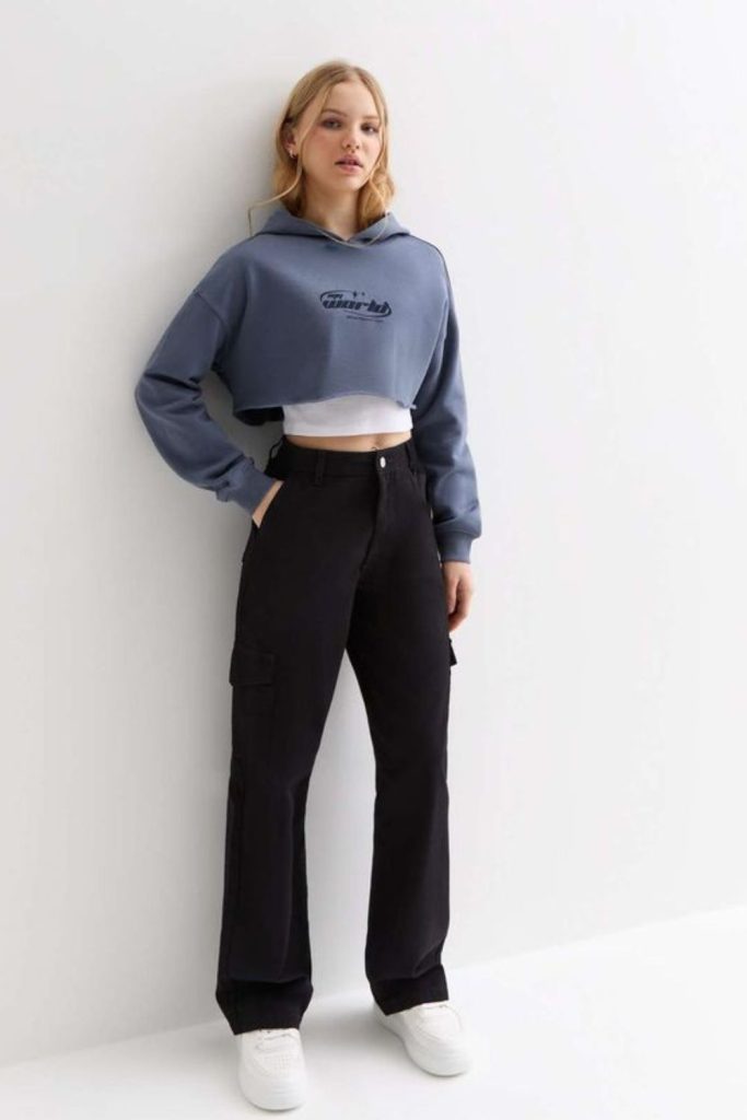 Cropped hoodie sporty school style.