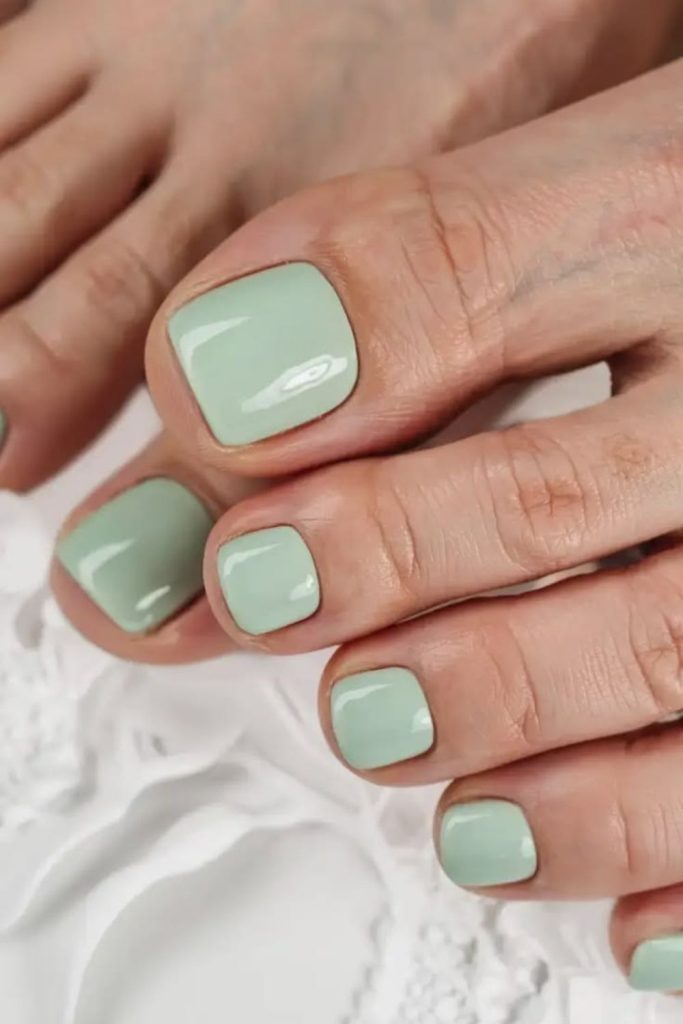 Frosted mint cool fresh toe design