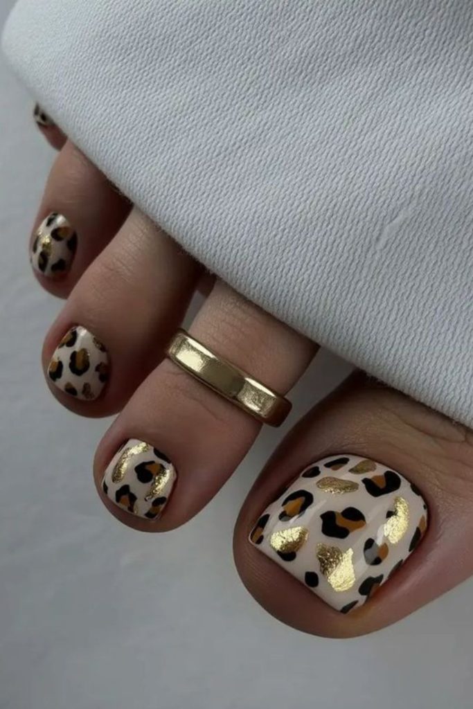 Leopard print luxe stylish toenail art