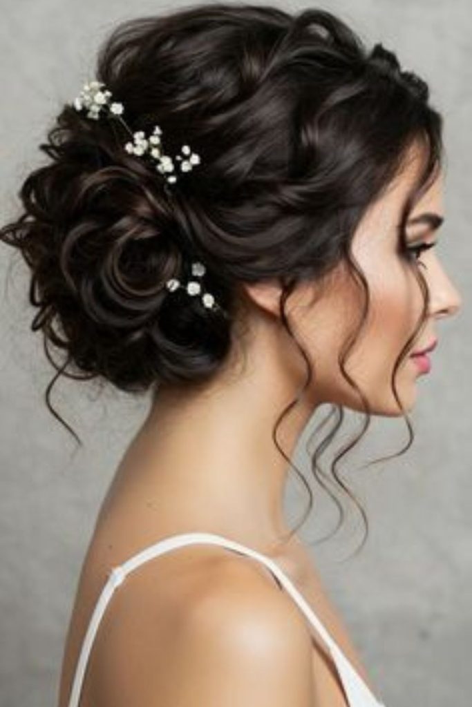 Low Gathered Knot curly low formal knot