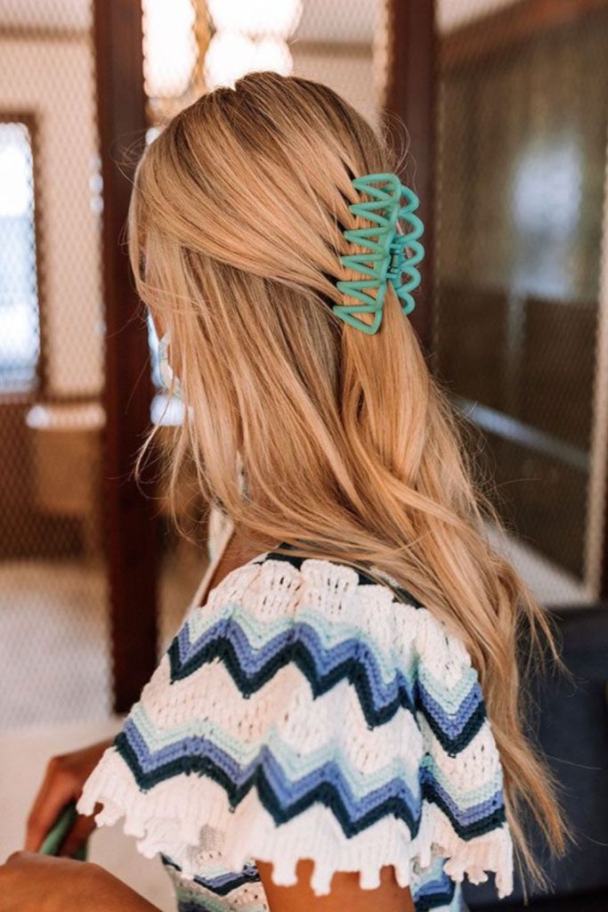 Mint wave claw clip casual clipped waves fresh cool look