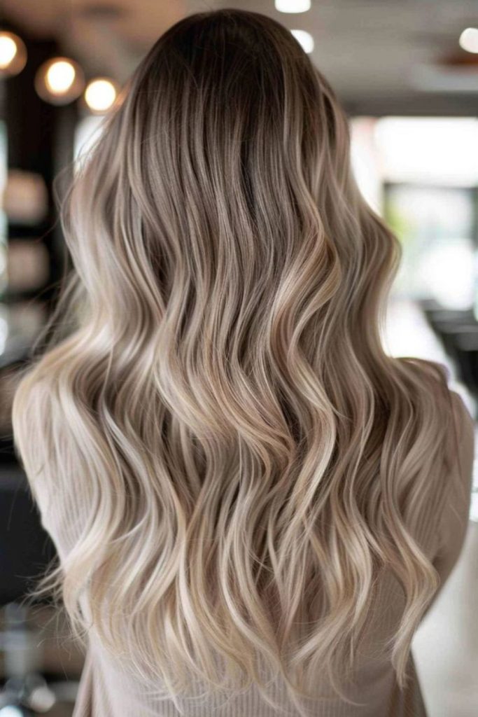 Pearl beige blonde luminous smooth texture