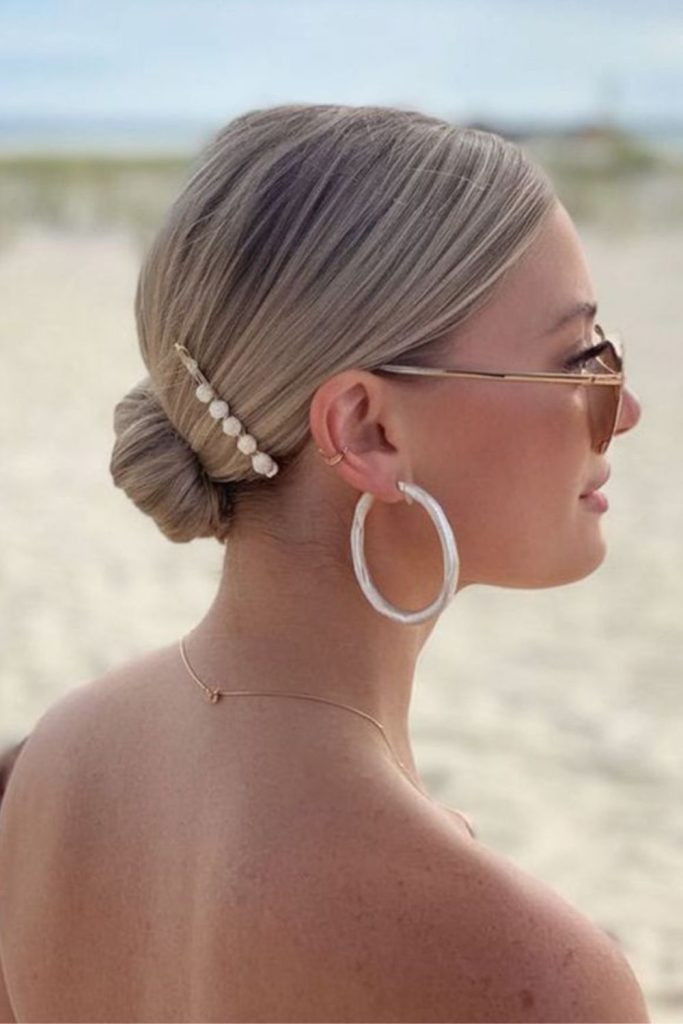 Pearl smooth low bun gentle hold