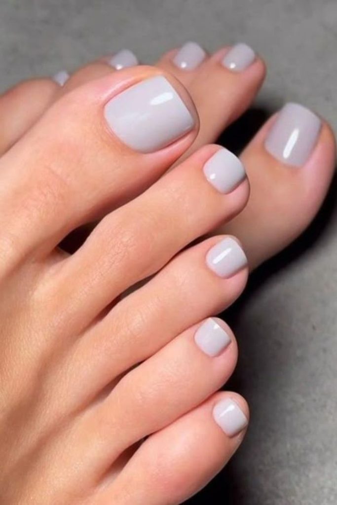 Soft grey cloud chic toe nails