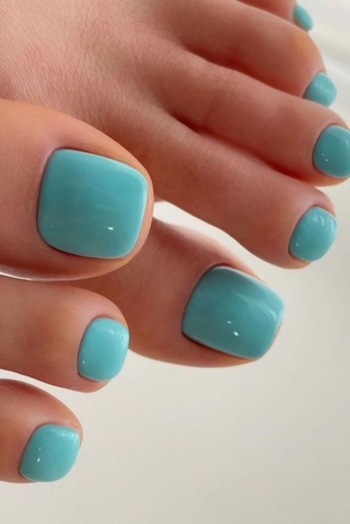 Turquoise ocean jewel bright toe nails