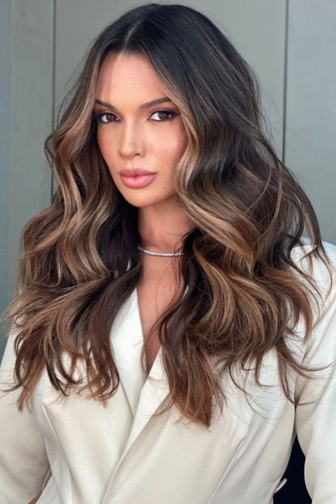 City style edgy structured wavy look