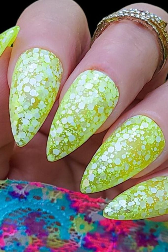Daisy glitter neon yellow nails