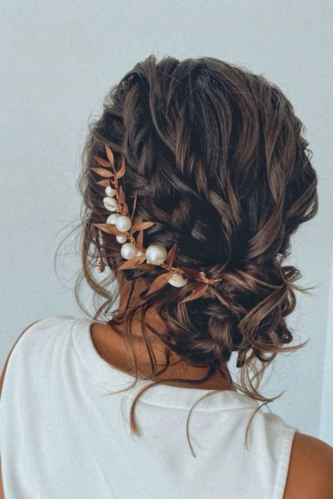 Pearl blossom curly spiral bun.