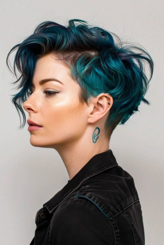 Wavy rebel pixie hair look.