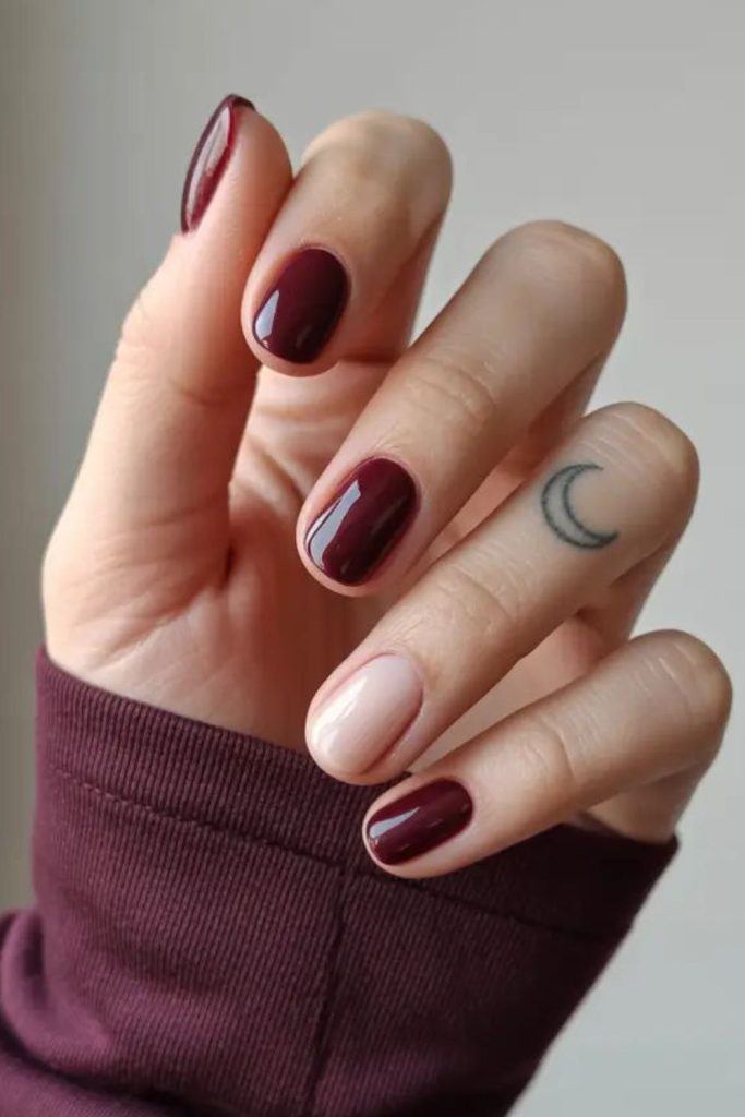 Burgundy boss babe short nails