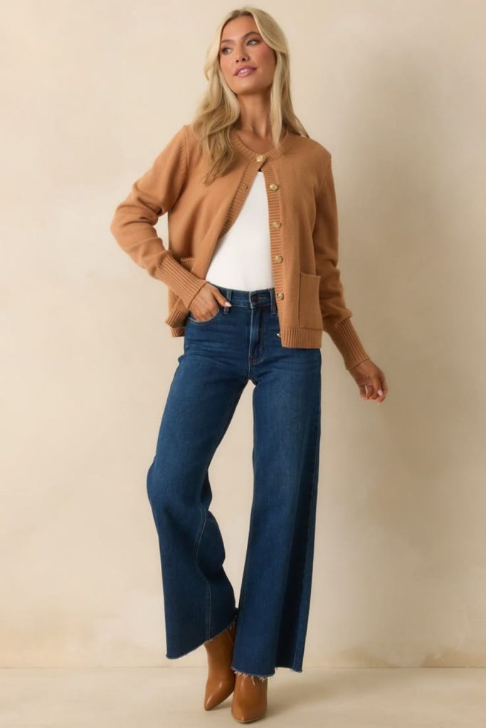 Elegant indigo jeans outfit for women
