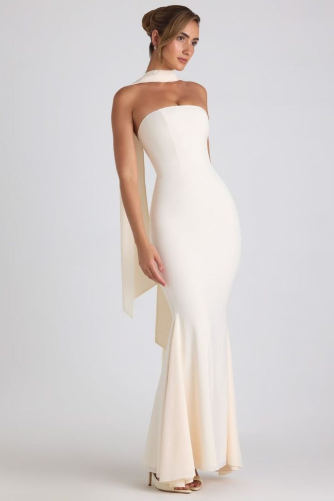 Ivory bandage dress modern bridal outfit