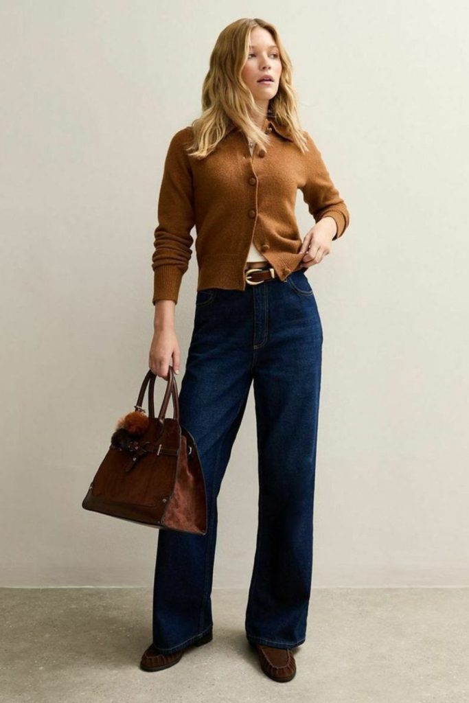 Relaxed fit jeans striped sweater outfit