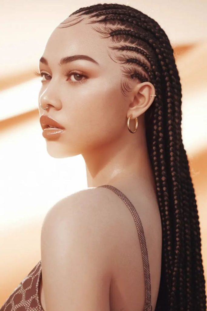 Long goddess feed-in natural cornrows.