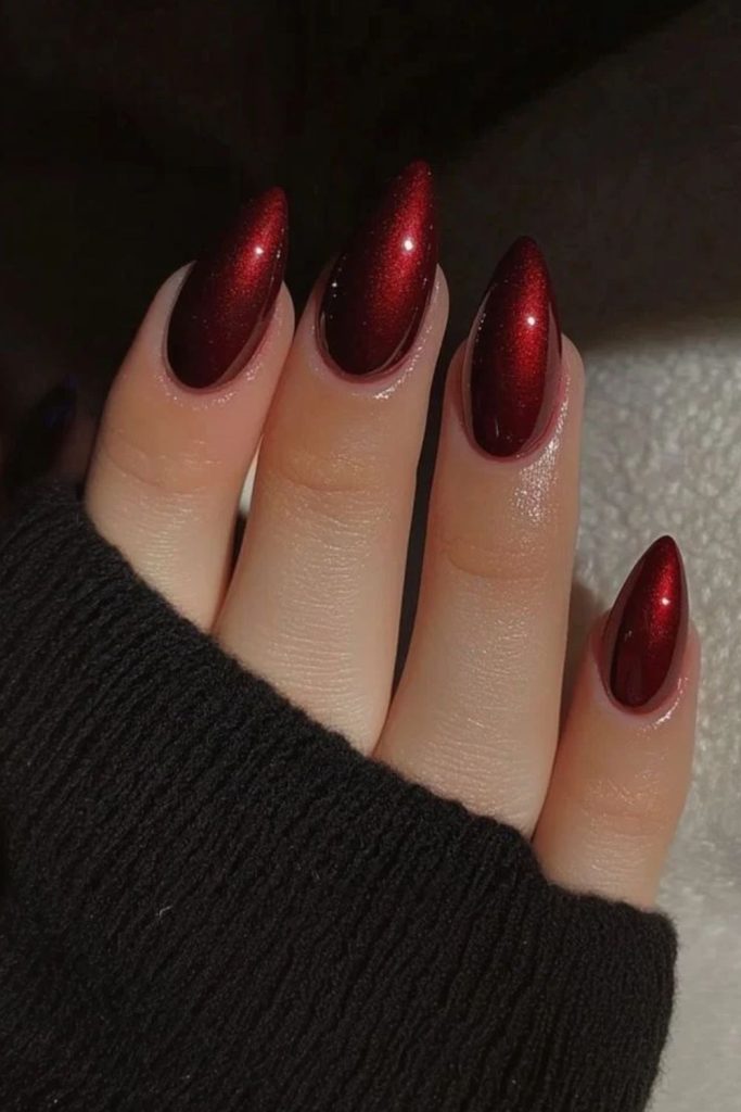 Crimson velvet star magnetic nails