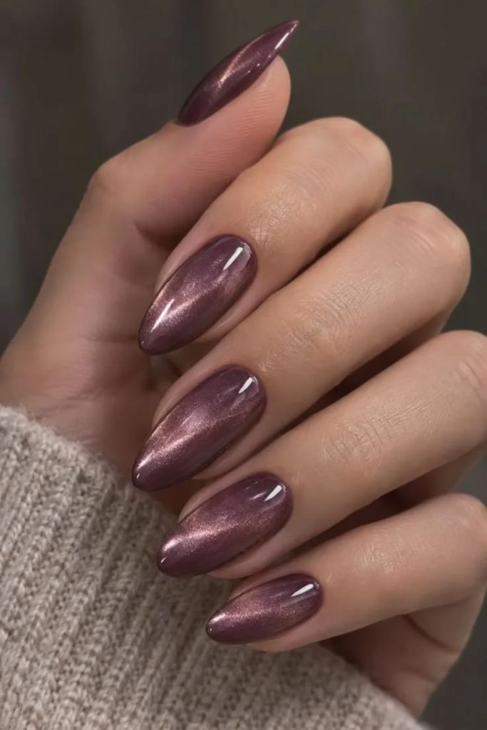 Mauve velvet shimmer manicure style