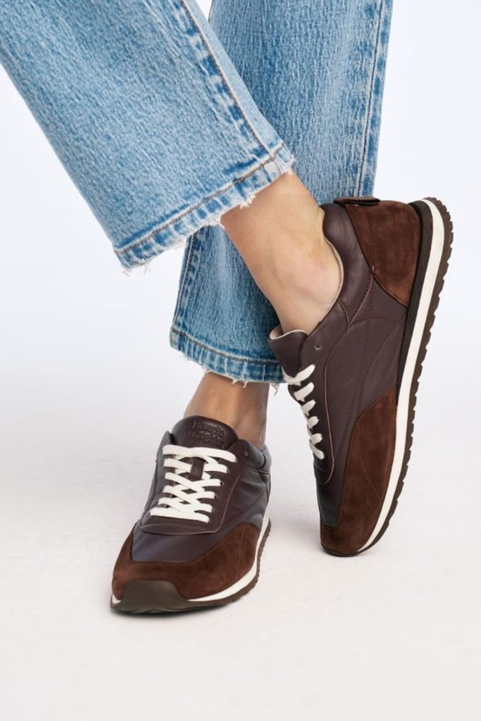 Premium leather classic school sneakers.