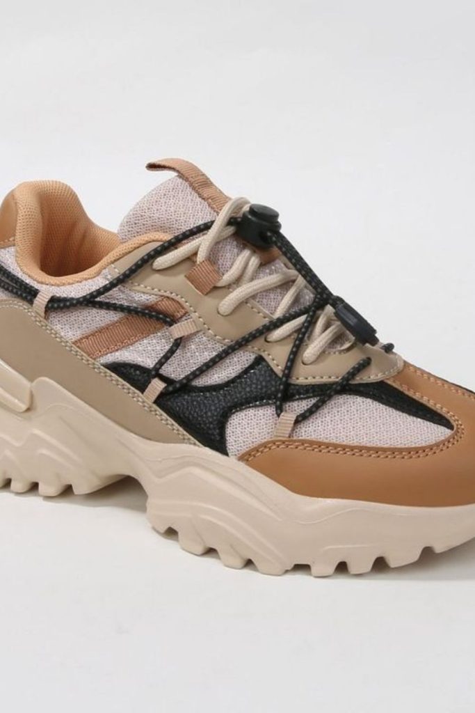 Utility inspired cargo style sneakers.