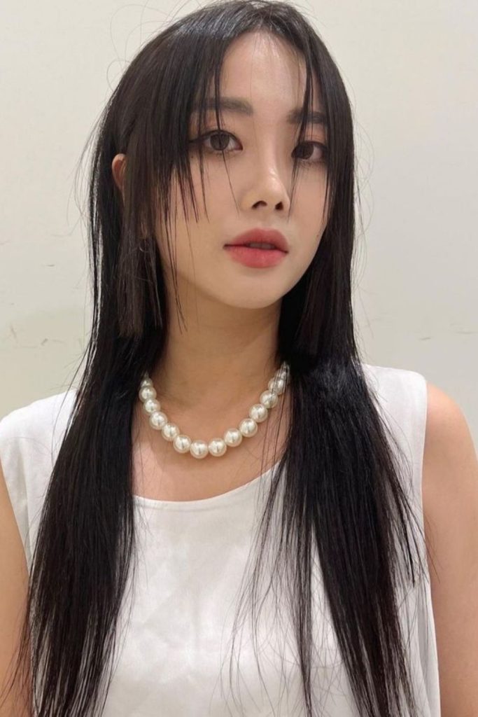 Wispy bangs soft hime haircut.
