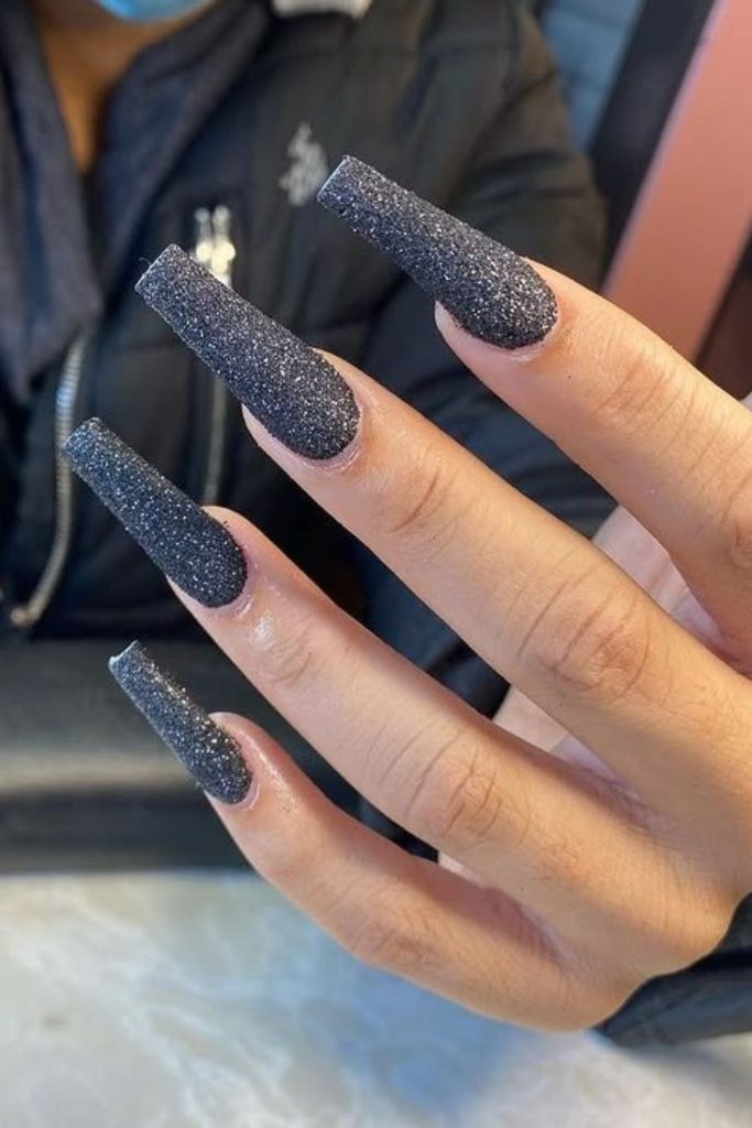 Black sugar glitter coffin nails.