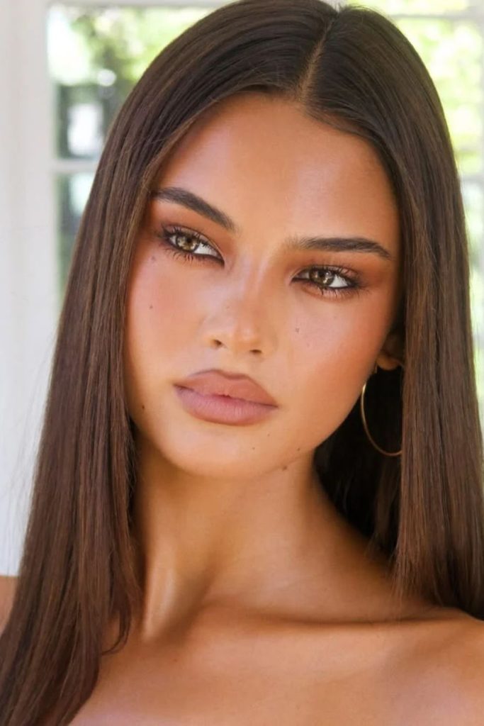 Caramel macchiato latte makeup look.