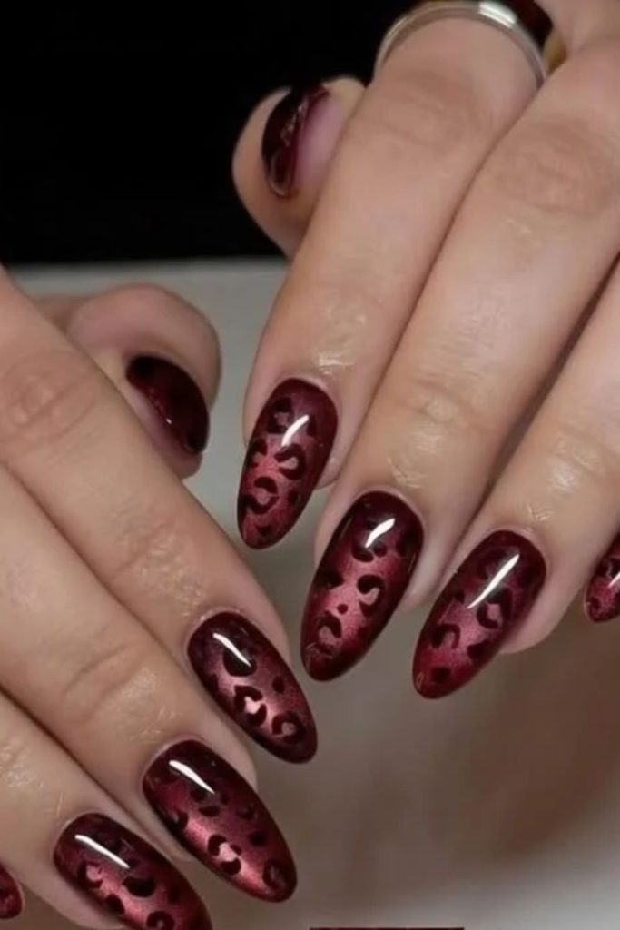 Cranberry tortoiseshell autumn nail design